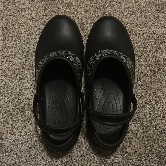 Crocs Clogs - Picture 4 of 5